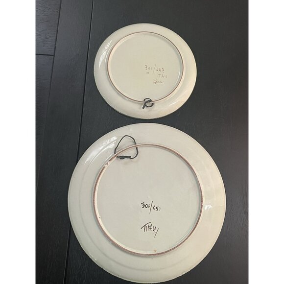 Vtg Decorative Plates Italy Hand Painted Floral Set of 2 10" & 7 " Wall Hangings - Picture 7 of 15